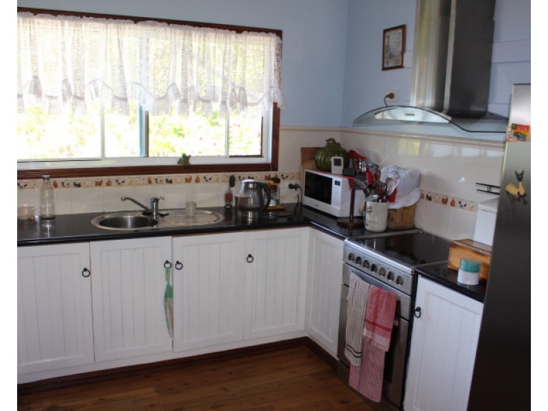 166 Hills Rd, Gin Gin QLD 4671