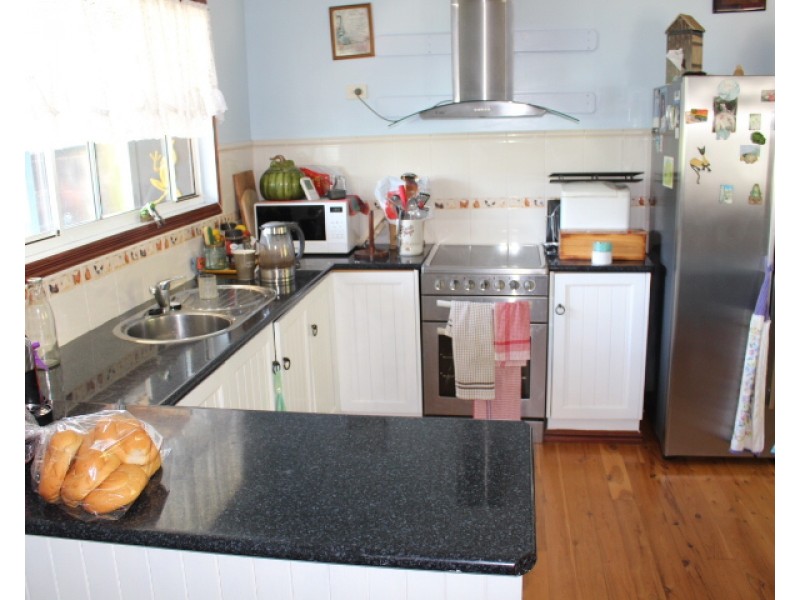 166 Hills Rd, Gin Gin QLD 4671