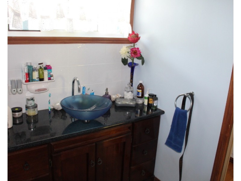166 Hills Rd, Gin Gin QLD 4671