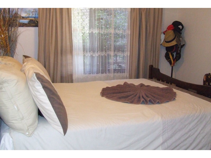 72 Alcharinjah Dr, Gin Gin QLD 4671