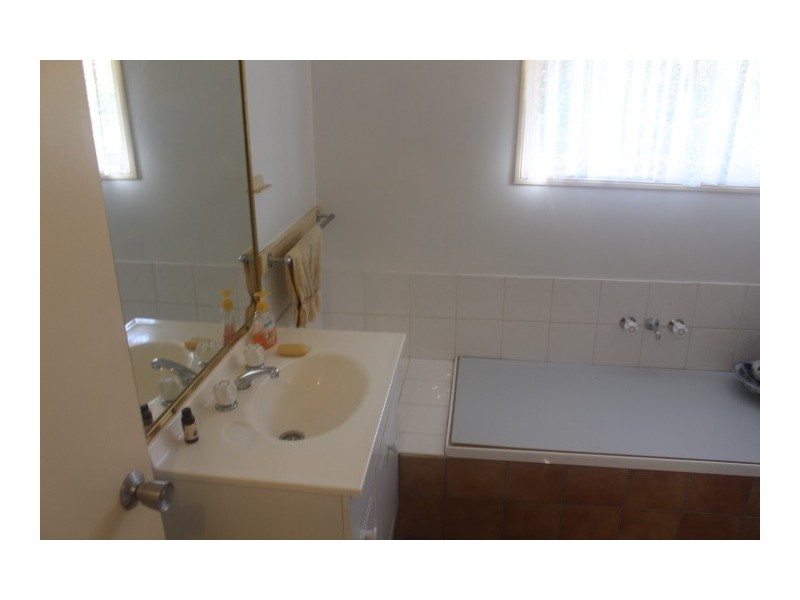 63 Elzeards Way, Gin Gin QLD 4671