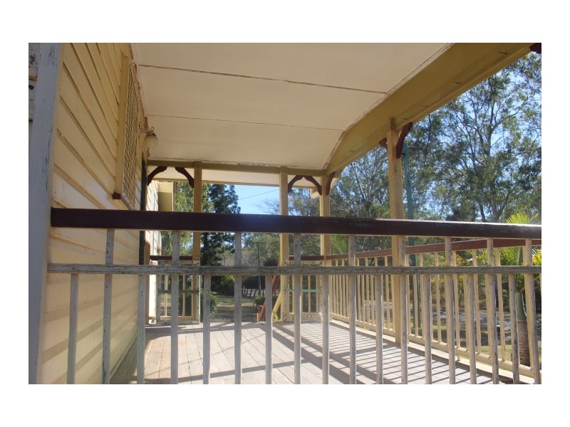 25 Innes St, Gin Gin QLD 4671