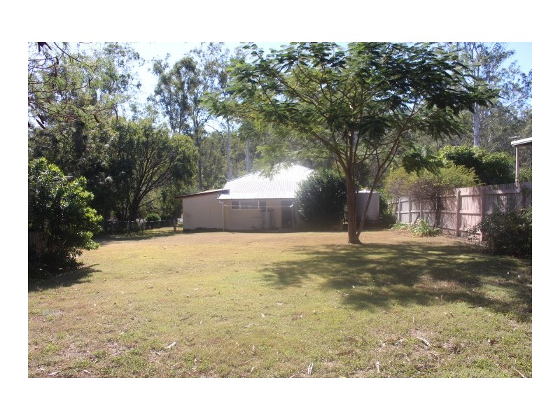 25 Innes St, Gin Gin QLD 4671