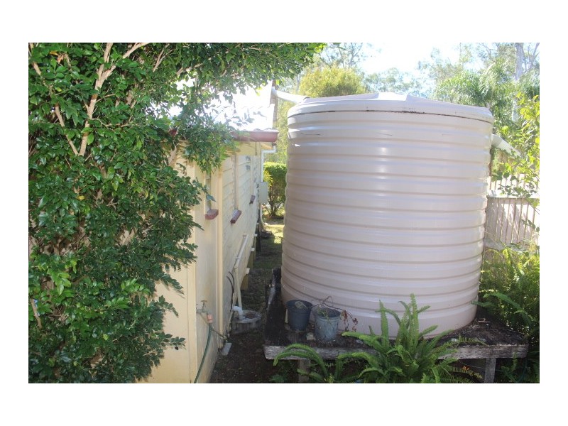 25 Innes St, Gin Gin QLD 4671