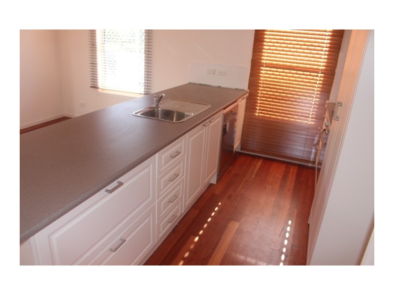 33 Hunter St, Mount Perry QLD 4671