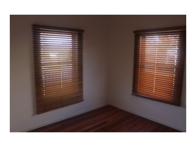 33 Hunter St, Mount Perry QLD 4671