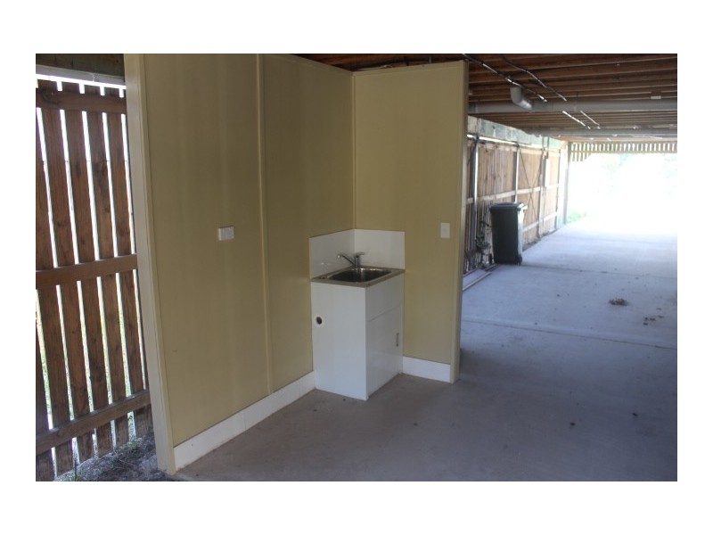 33 Hunter St, Mount Perry QLD 4671