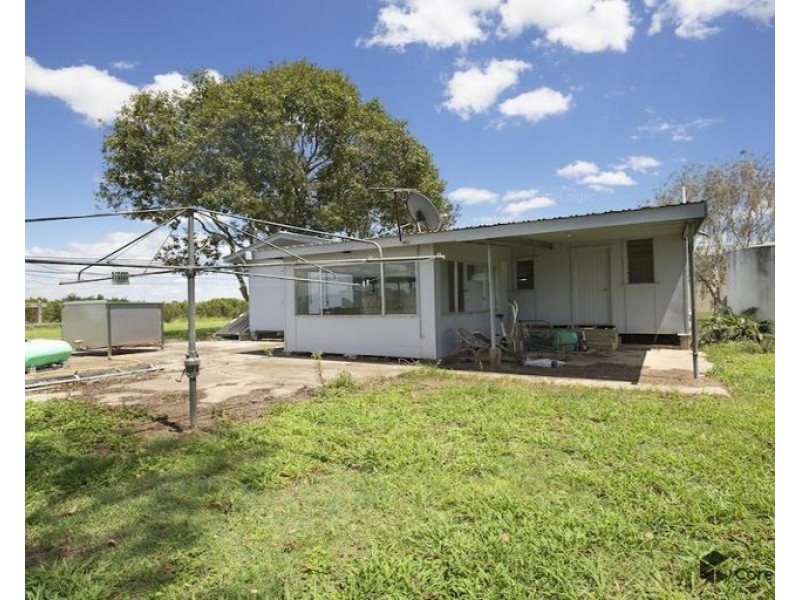 1657 Wallaville Goondoon Rd, Wallaville QLD 4671