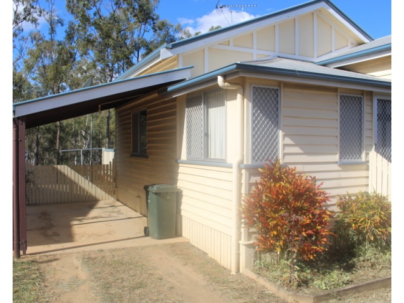 10 Elliott St, Gin Gin QLD 4671