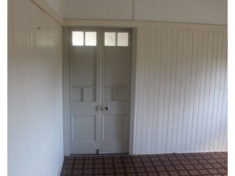 10 Elliott St, Gin Gin QLD 4671