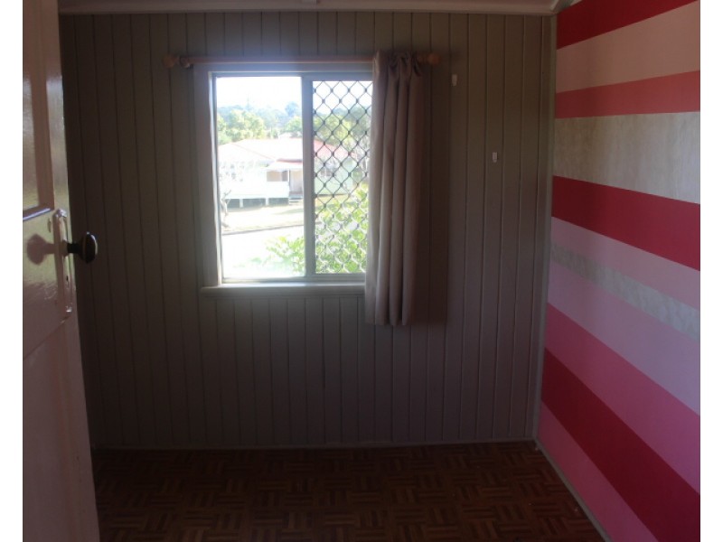 10 Elliott St, Gin Gin QLD 4671