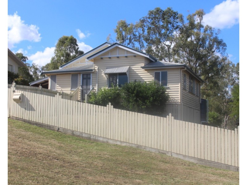 10 Elliott St, Gin Gin QLD 4671