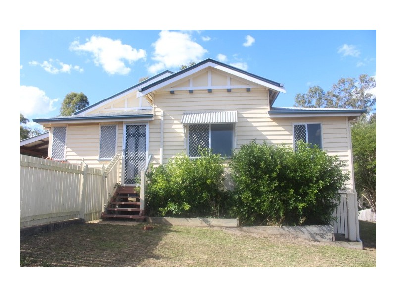 10 Elliott St, Gin Gin QLD 4671