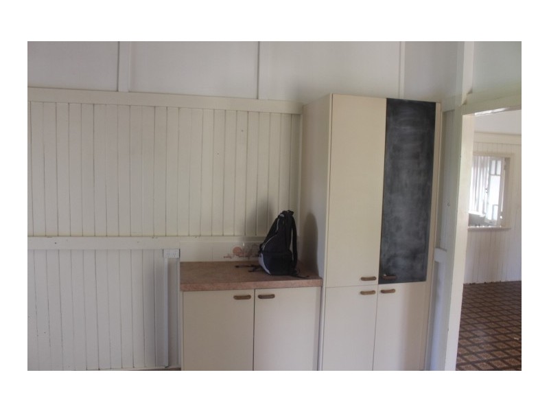 10 Elliott St, Gin Gin QLD 4671