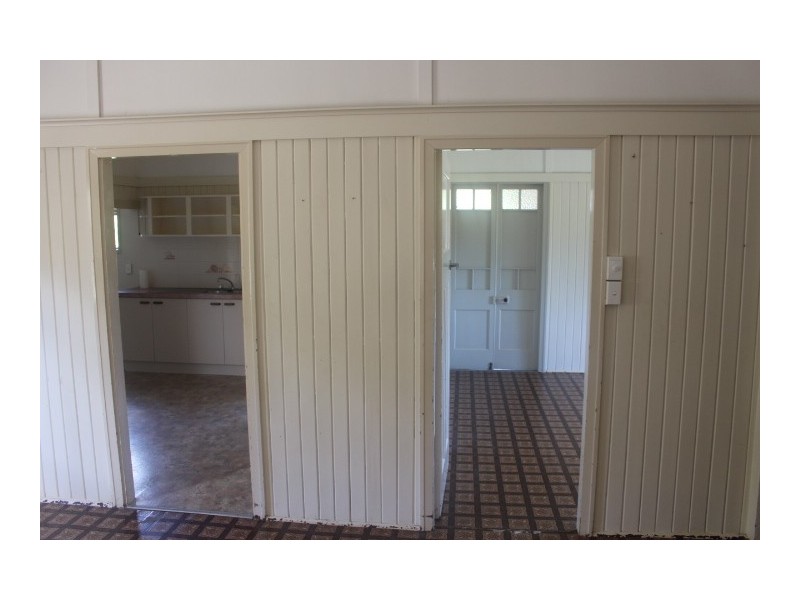 10 Elliott St, Gin Gin QLD 4671