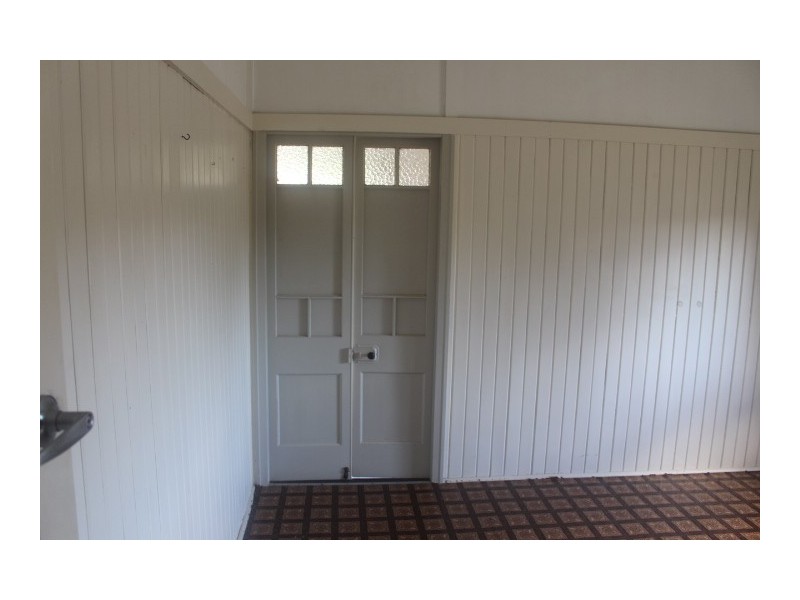 10 Elliott St, Gin Gin QLD 4671