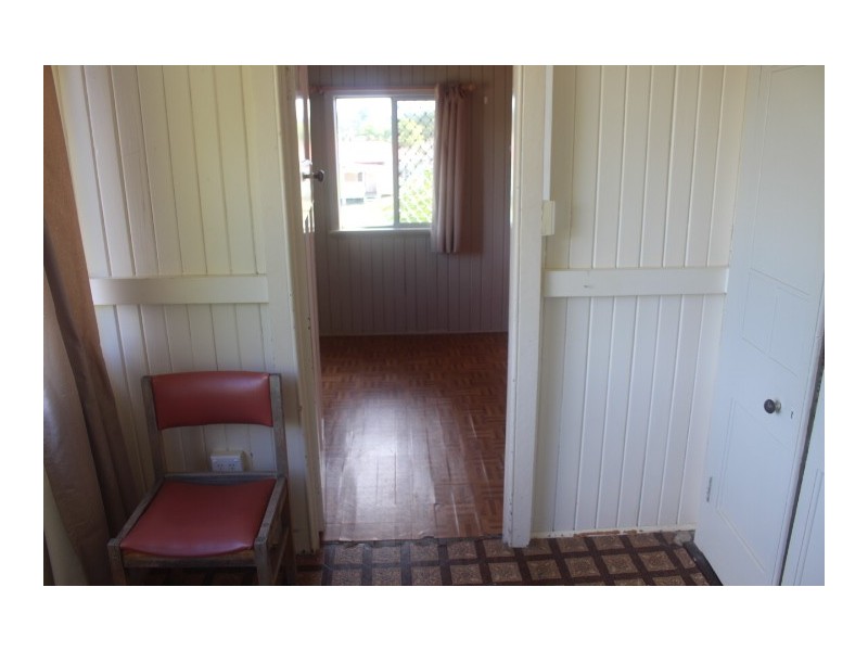 10 Elliott St, Gin Gin QLD 4671