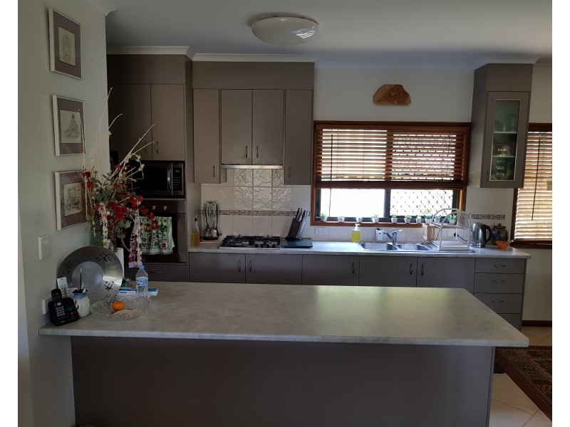 218 St Kilda Rd, Gin Gin QLD 4671