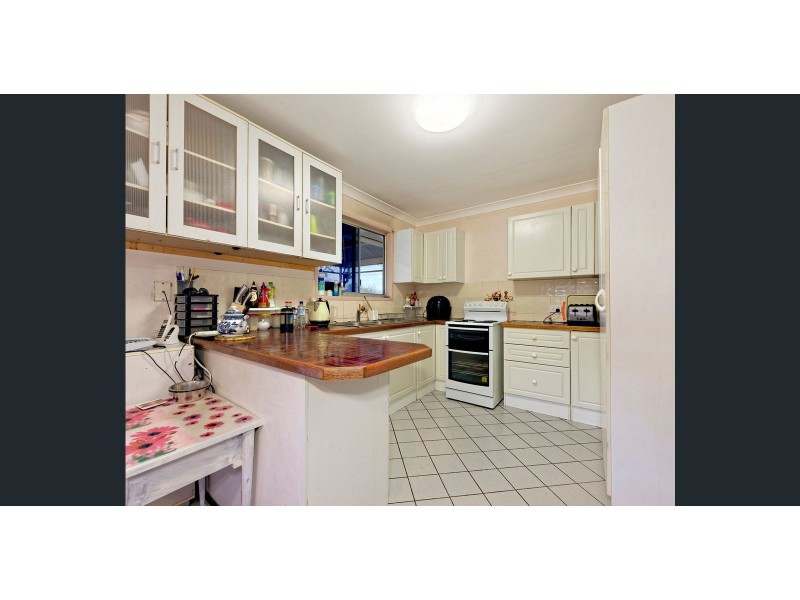 2 Messengers Rd, Bullyard QLD 4671