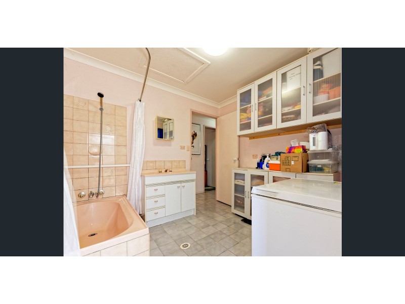 2 Messengers Rd, Bullyard QLD 4671