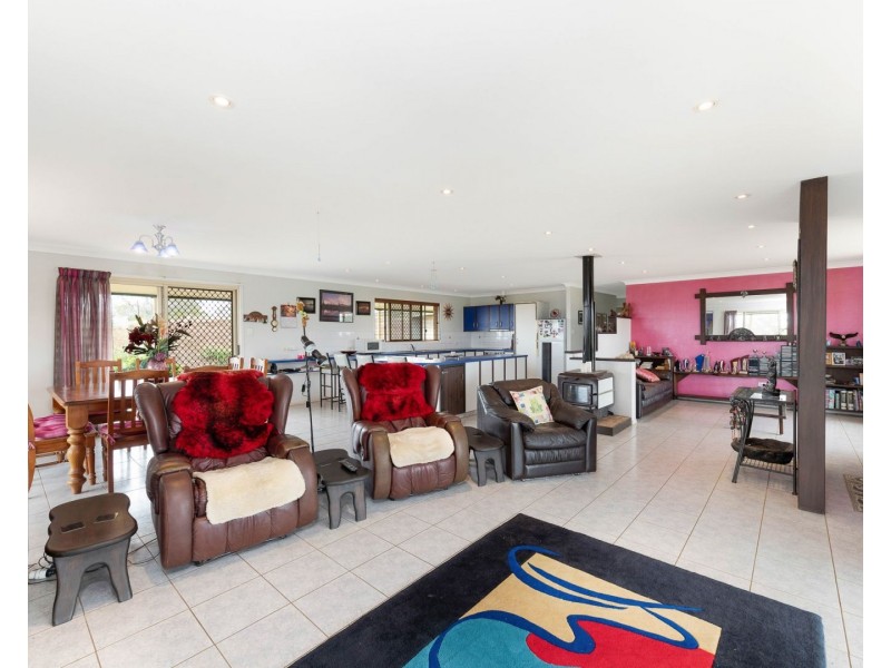 183 Woodswallow Drive, Gin Gin QLD 4671