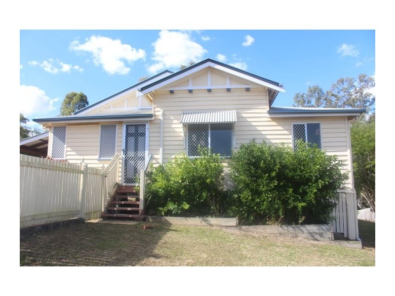 10 Elliott St, Gin Gin QLD 4671