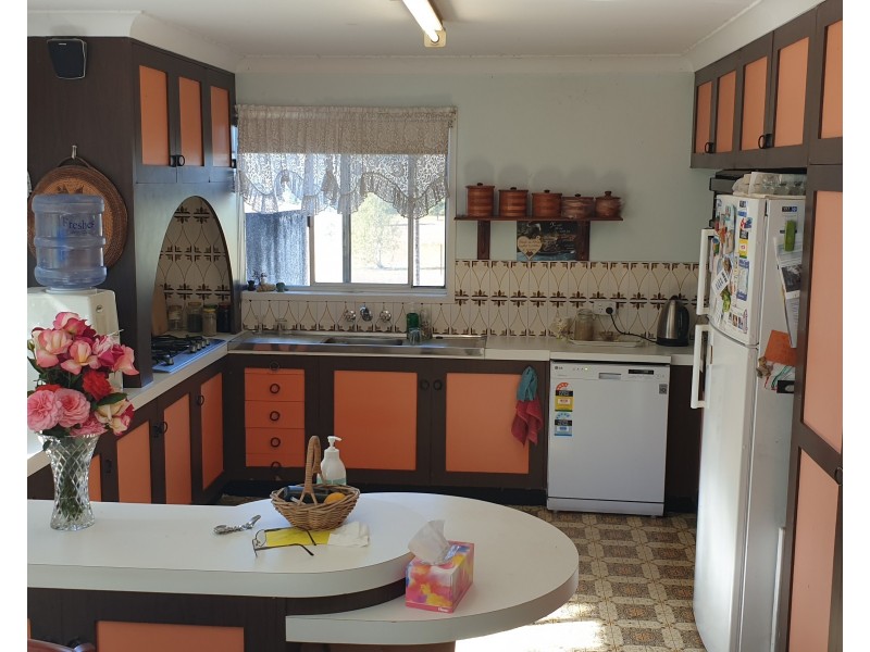 295 Melvilles Rd Maroondan, Gin Gin QLD 4671