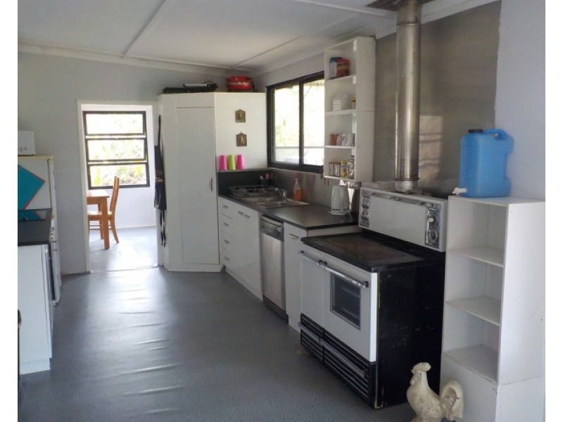 253 Delan Rd Bullyard, Gin Gin QLD 4671