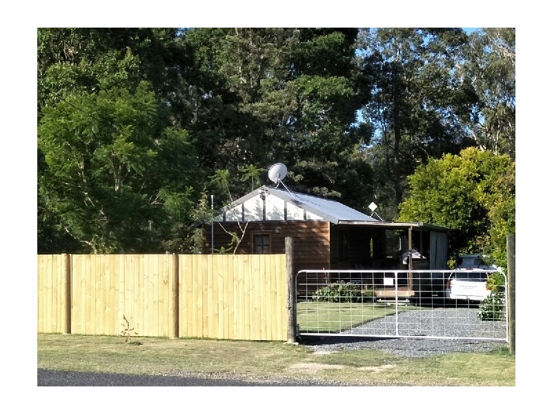 9 Donelly Street, Mount Perry QLD 4671