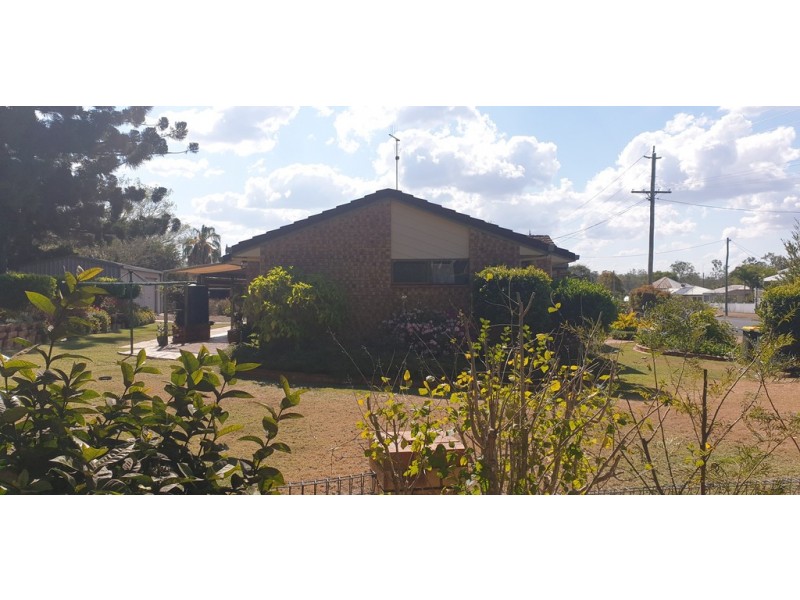 43 Elliott Street, Gin Gin QLD 4671