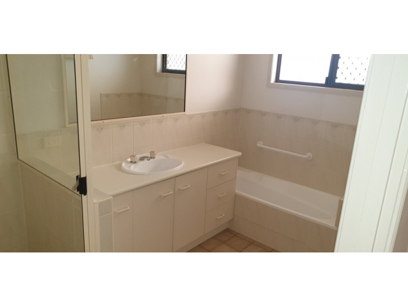 43 Elliott Street, Gin Gin QLD 4671