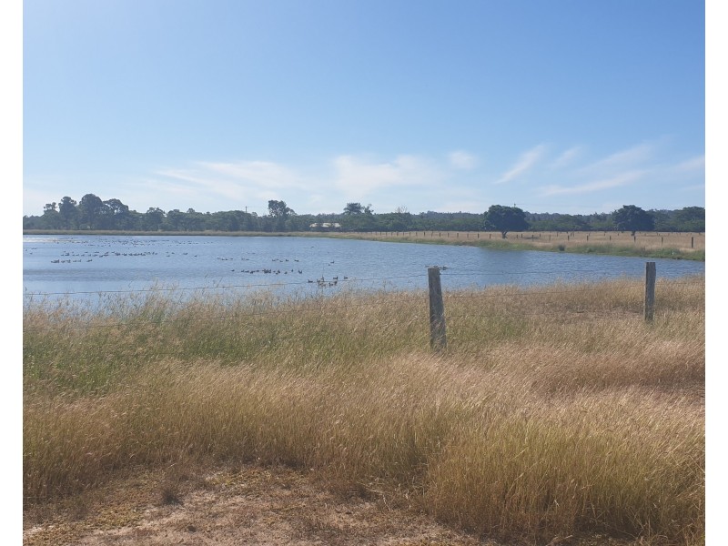 66 Grahams Rd Wallaville, Gin Gin QLD 4671