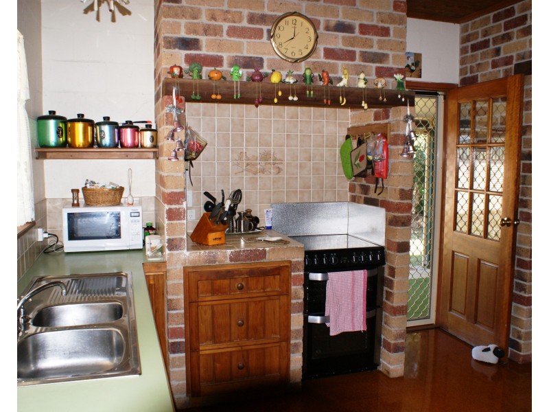 1005 Gin Gin Mt Perry Rd, Gin Gin QLD 4671
