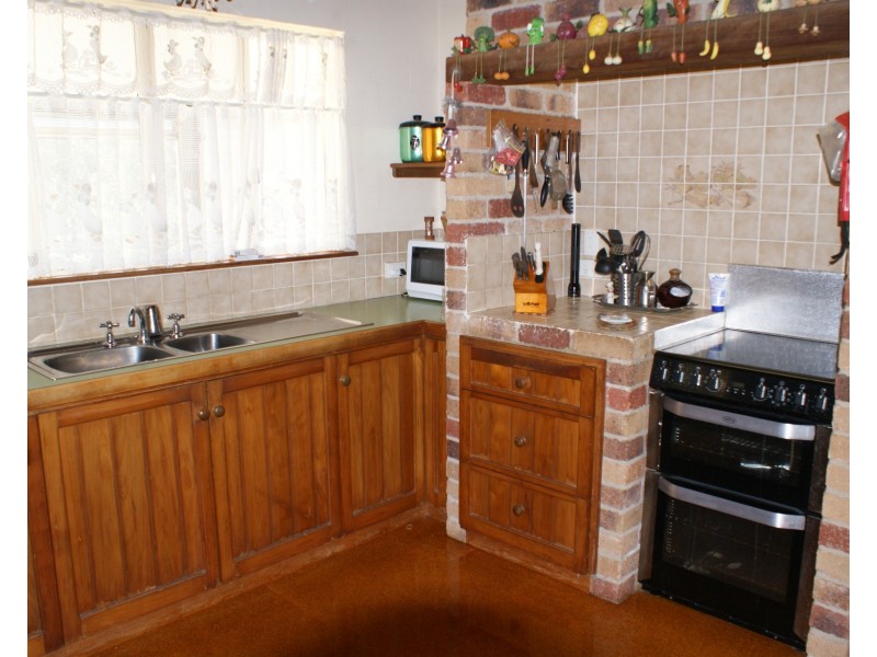 1005 Gin Gin Mt Perry Rd, Gin Gin QLD 4671