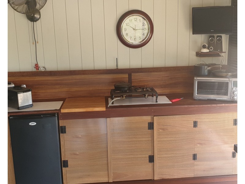 11 George Street, Mount Perry QLD 4671