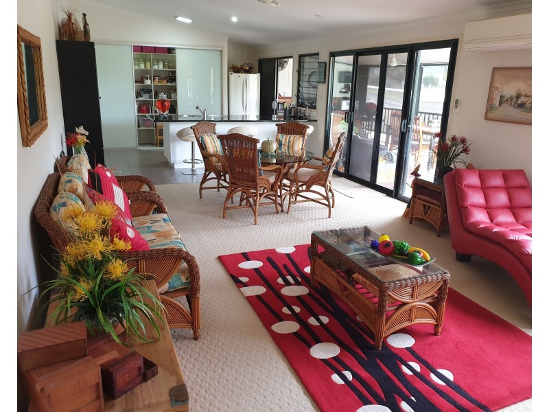 11 George Street, Mount Perry QLD 4671