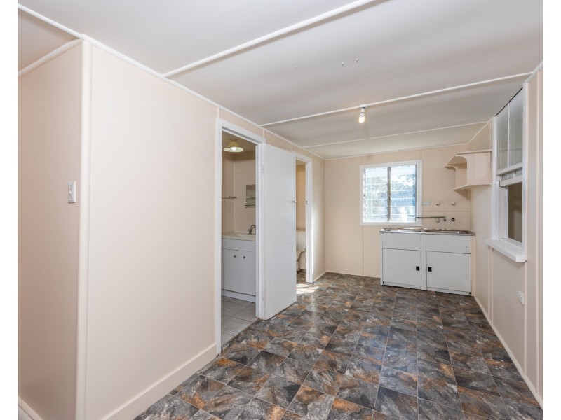 17 Mulgrave St, Gin Gin QLD 4671