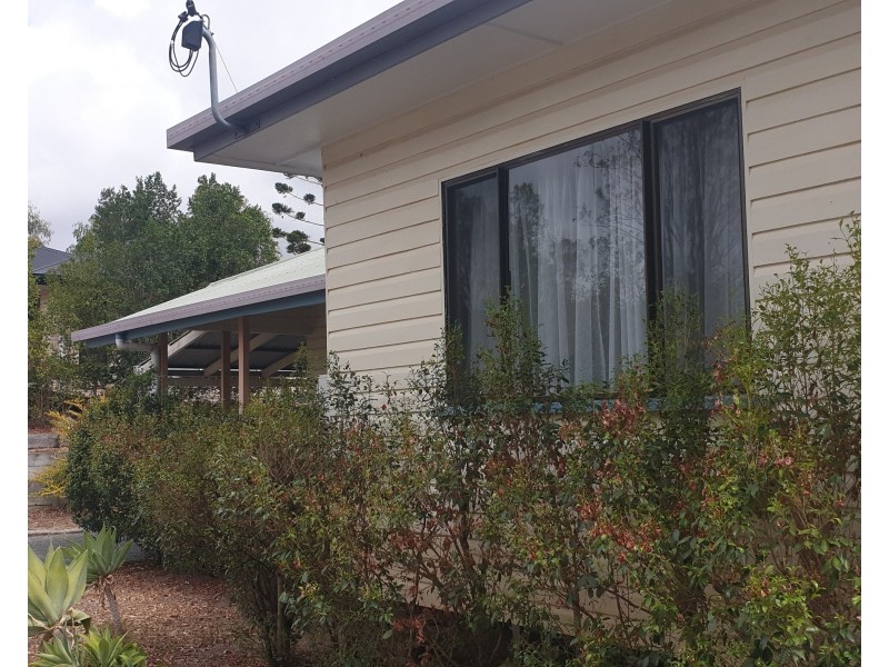 8 Pearson Street, Mount Perry QLD 4671