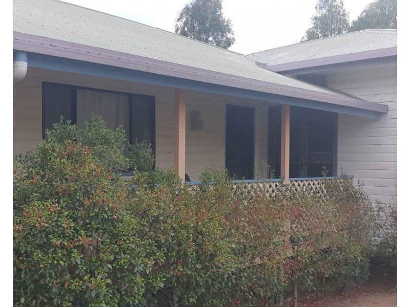 8 Pearson Street, Mount Perry QLD 4671