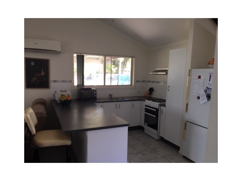 2/25 High School Rd, Gin Gin QLD 4671