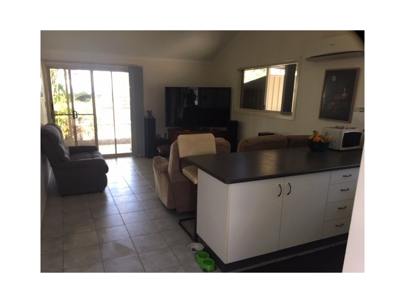 2/25 High School Rd, Gin Gin QLD 4671
