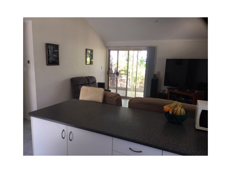 2/25 High School Rd, Gin Gin QLD 4671