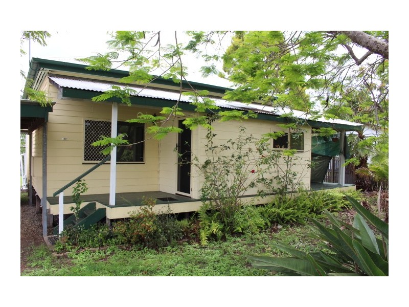 102 Mulgrave St, Gin Gin QLD 4671
