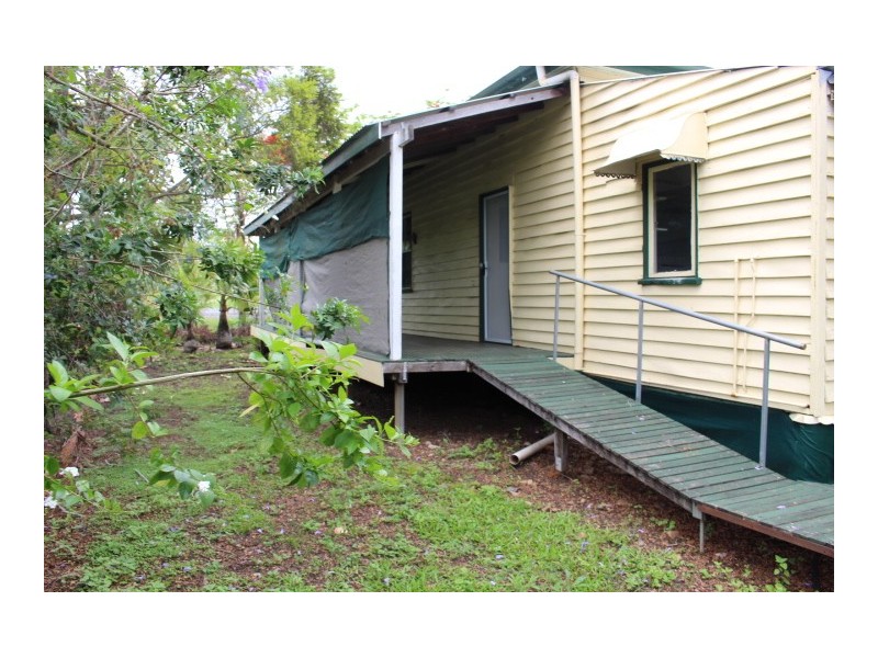 102 Mulgrave St, Gin Gin QLD 4671