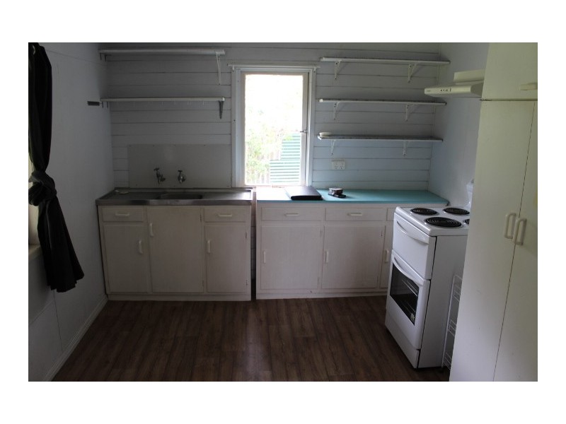102 Mulgrave St, Gin Gin QLD 4671