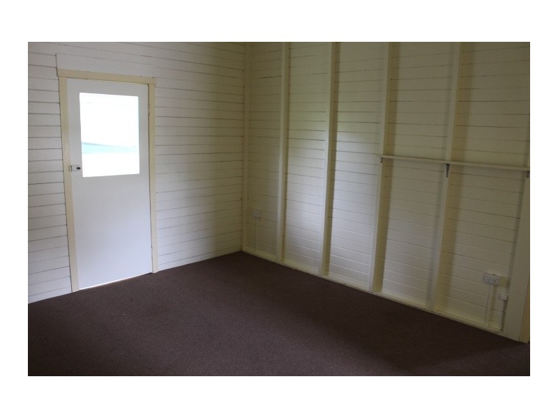 102 Mulgrave St, Gin Gin QLD 4671