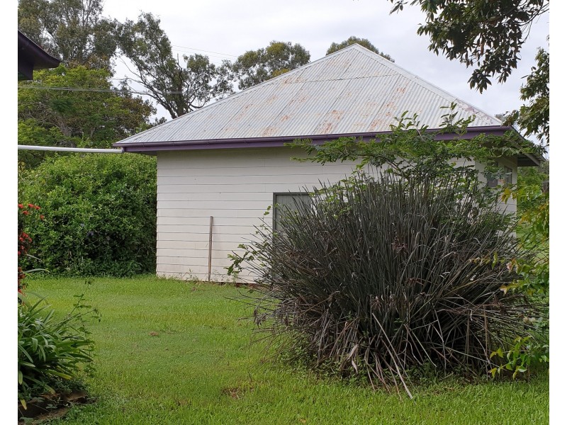 131 St Kilda Rd Tirroan, Gin Gin QLD 4671