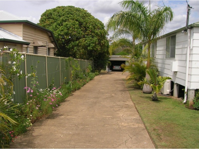 19 Mulgrave St, Gin Gin QLD 4671