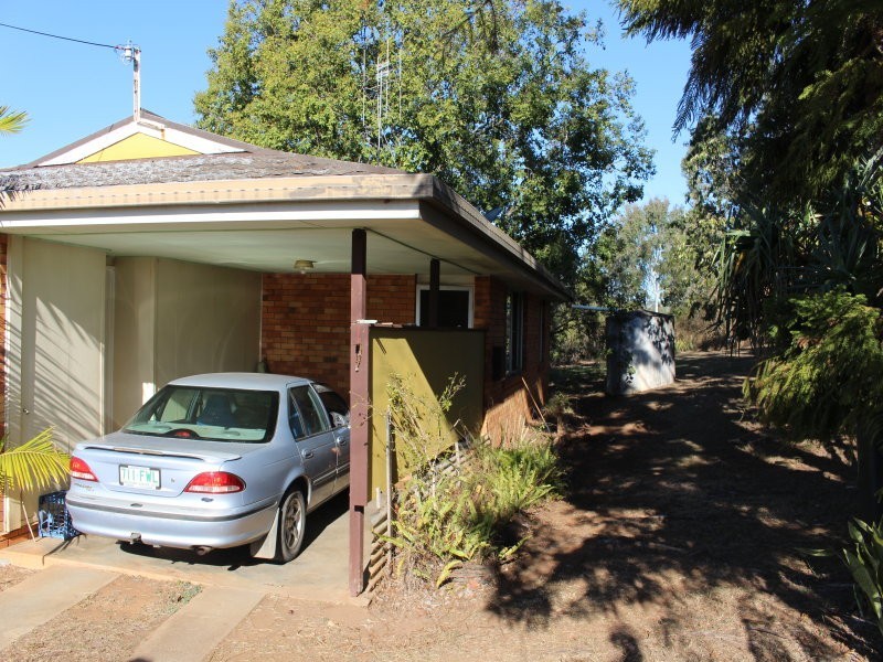 8 Forsyth St, Gin Gin QLD 4671