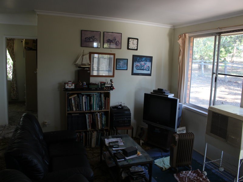 8 Forsyth St, Gin Gin QLD 4671